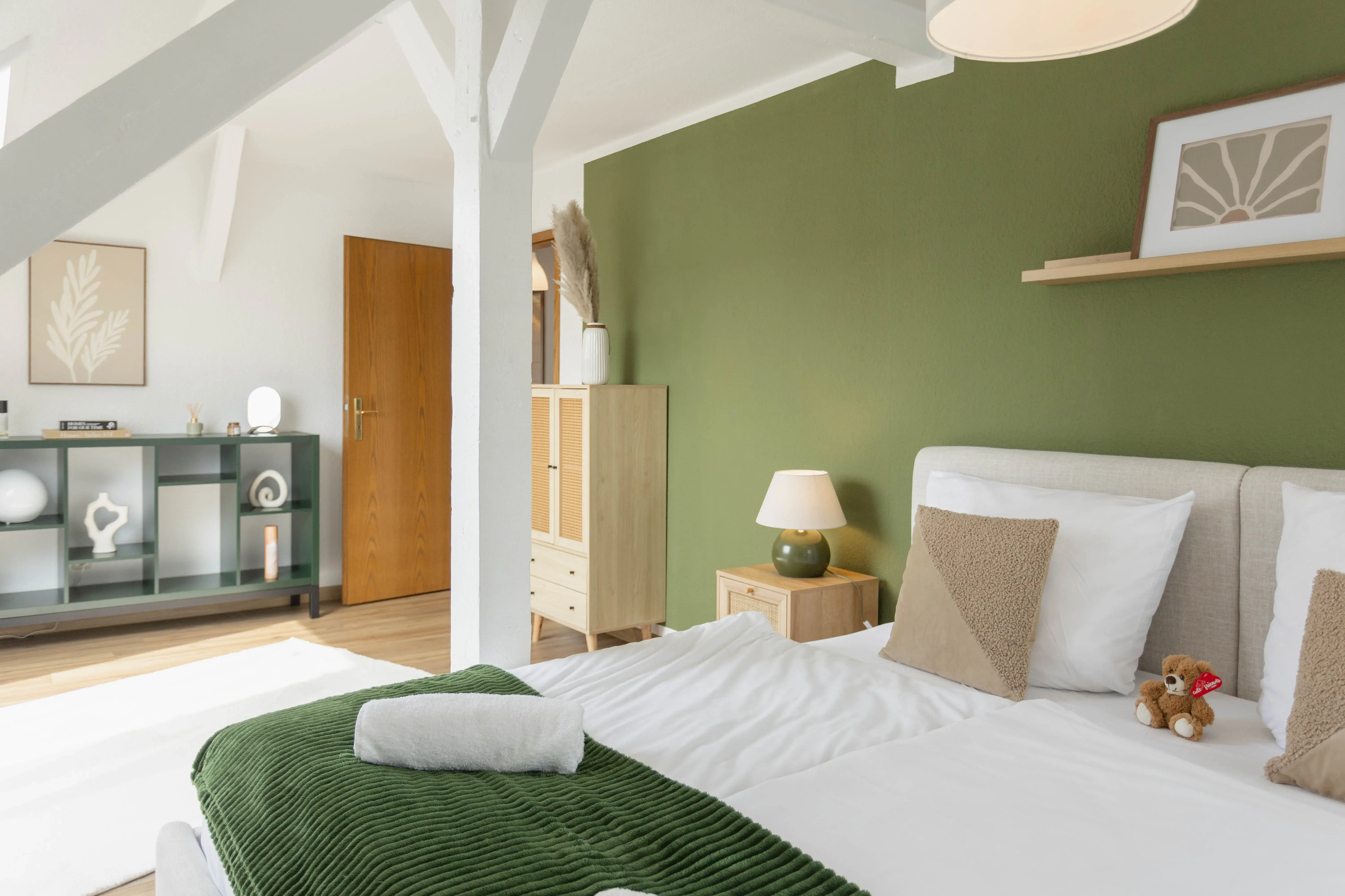 Schlafzimmer 1