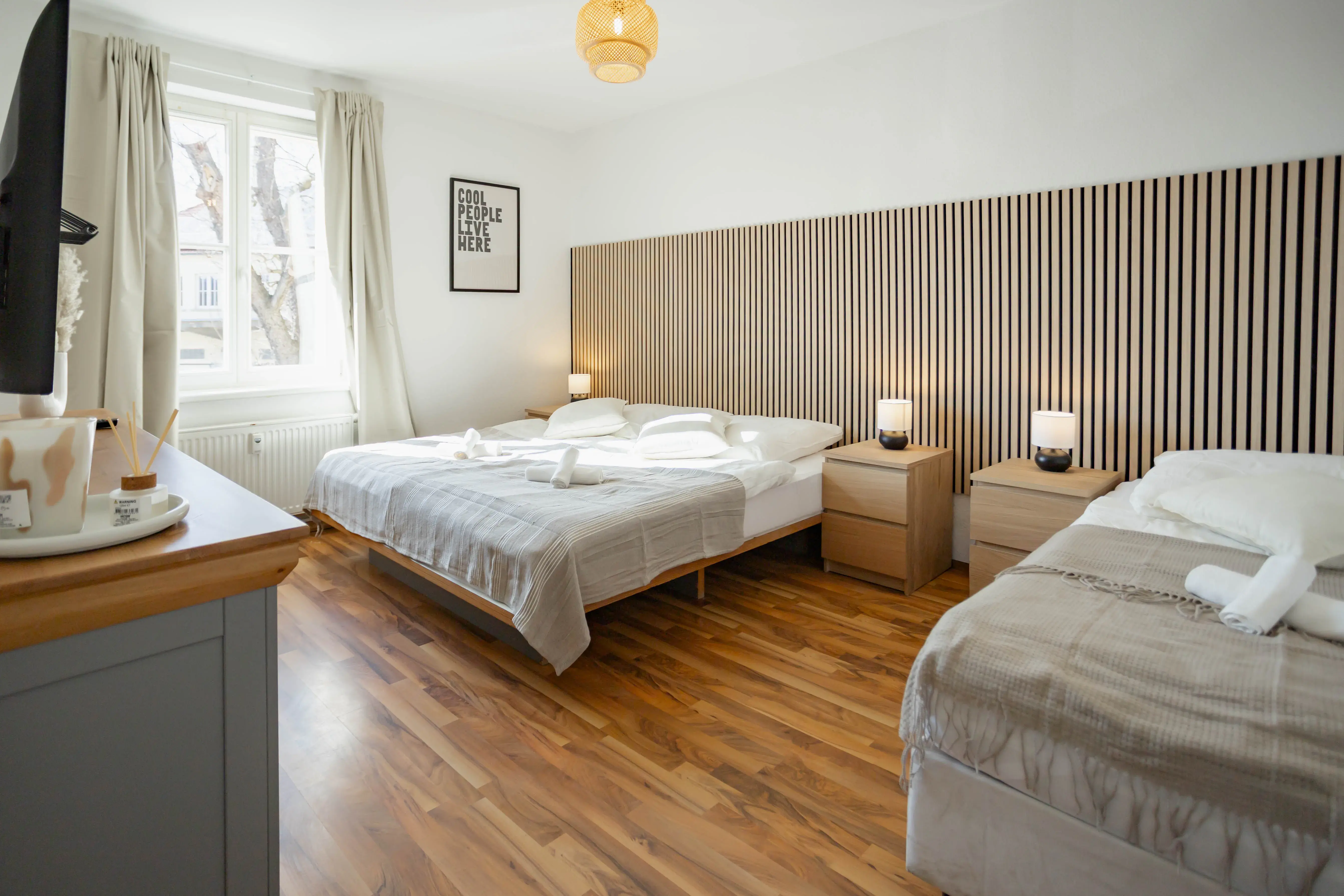Schlafzimmer 1